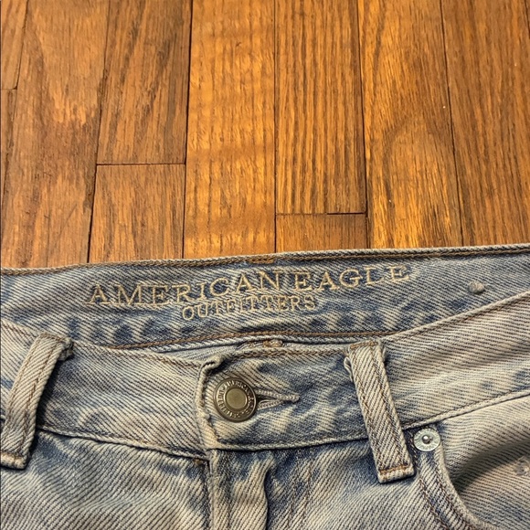 American Eagle Outfitters Light Wash Straight Leg Jeans - Picture 2 of 14